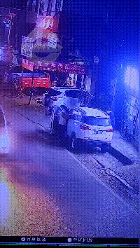 跟交警一起巡逻,跟交警跑步
