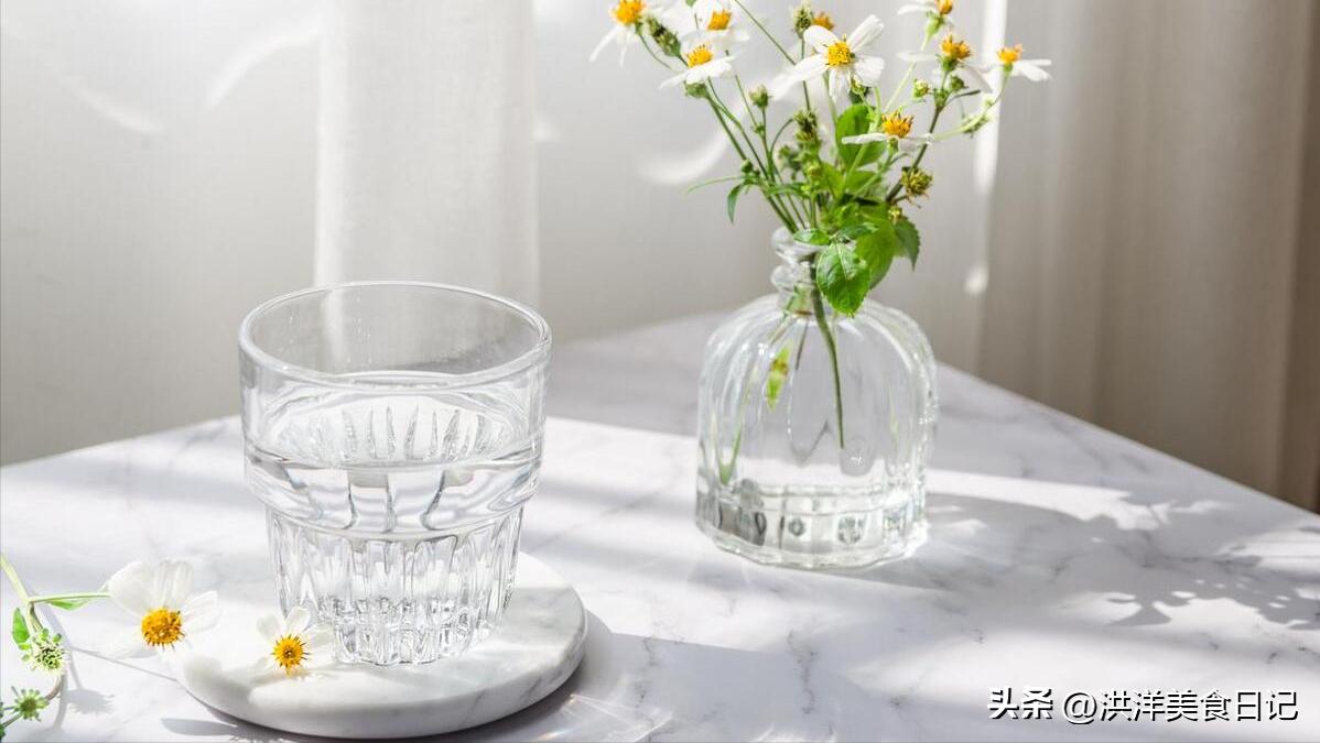 早起空腹喝一杯水真的好吗,早起空腹喝水再吃饭好吗