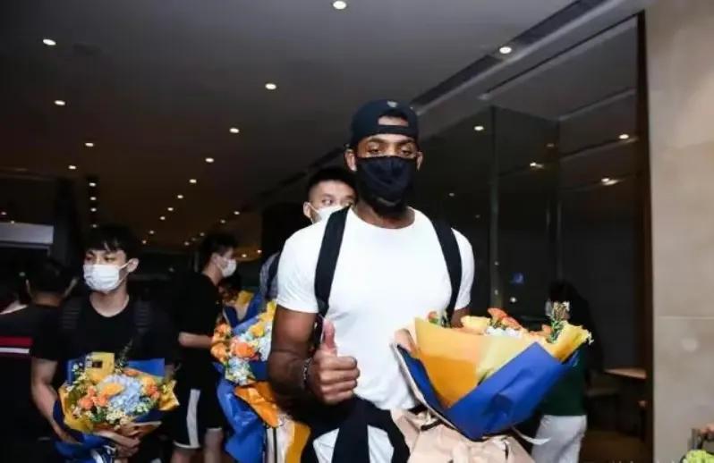 王哲林丁彦雨航最新消息,王哲林最新消息