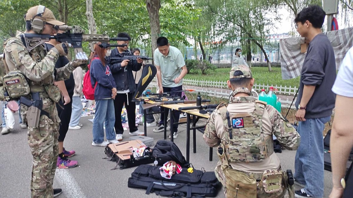 第二届跳蚤市场活动圆满结束,山东第一医科大学市场营销