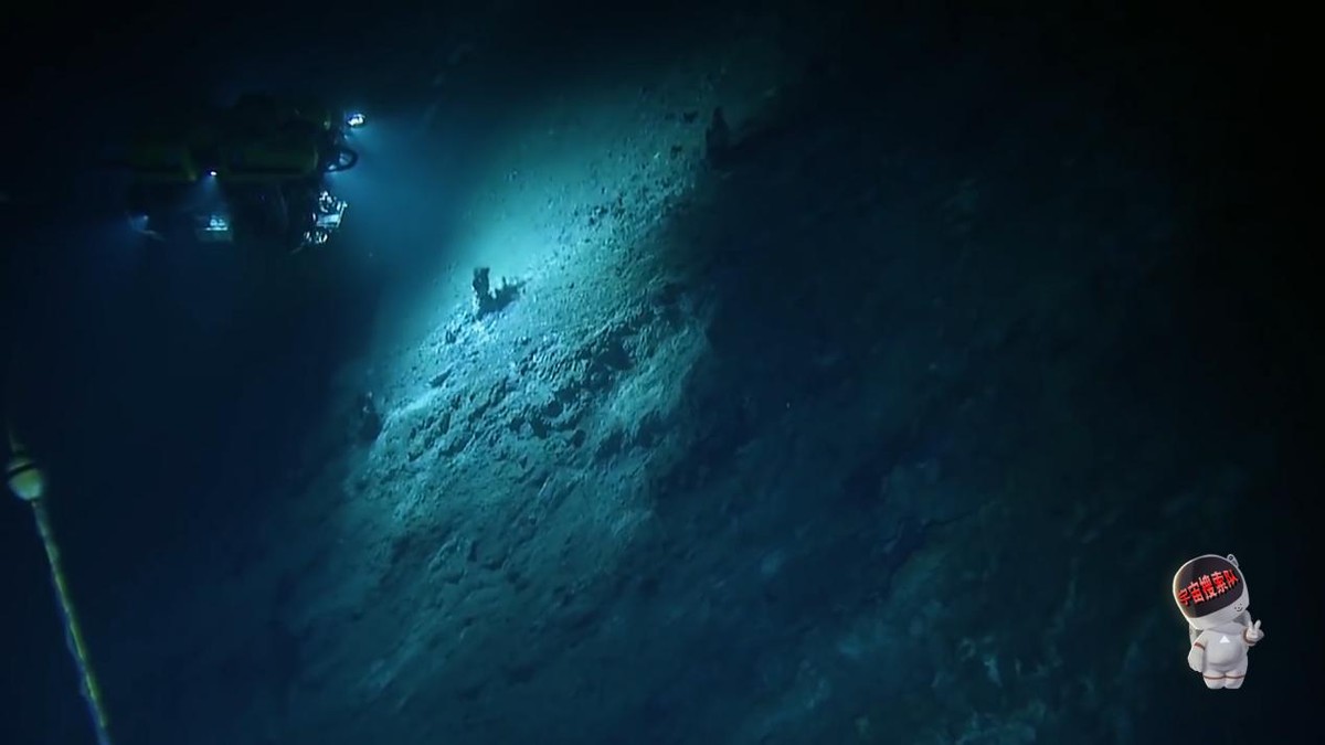 人类首次潜入马里亚纳海,人类在马里亚纳海沟发现了什么