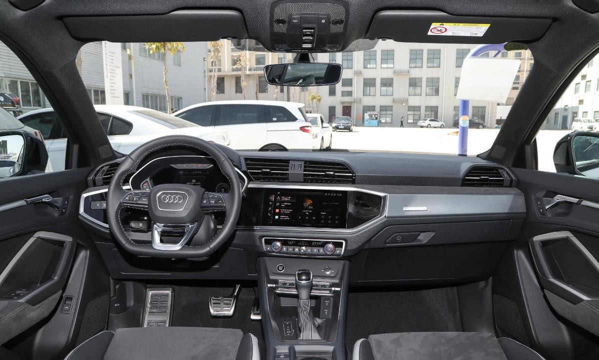 新款林肯冒险家与宝马x1哪个好,林肯冒险家pk新款宝马x1