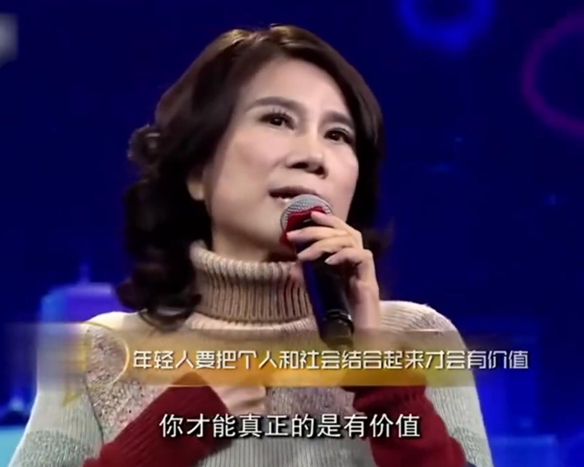 董明珠谈大学生卖米粉,董明珠痛批大学生卖米粉模式