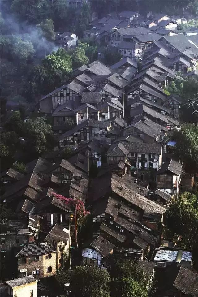 世界上最著名的十大古镇,云南著名古镇景点排名