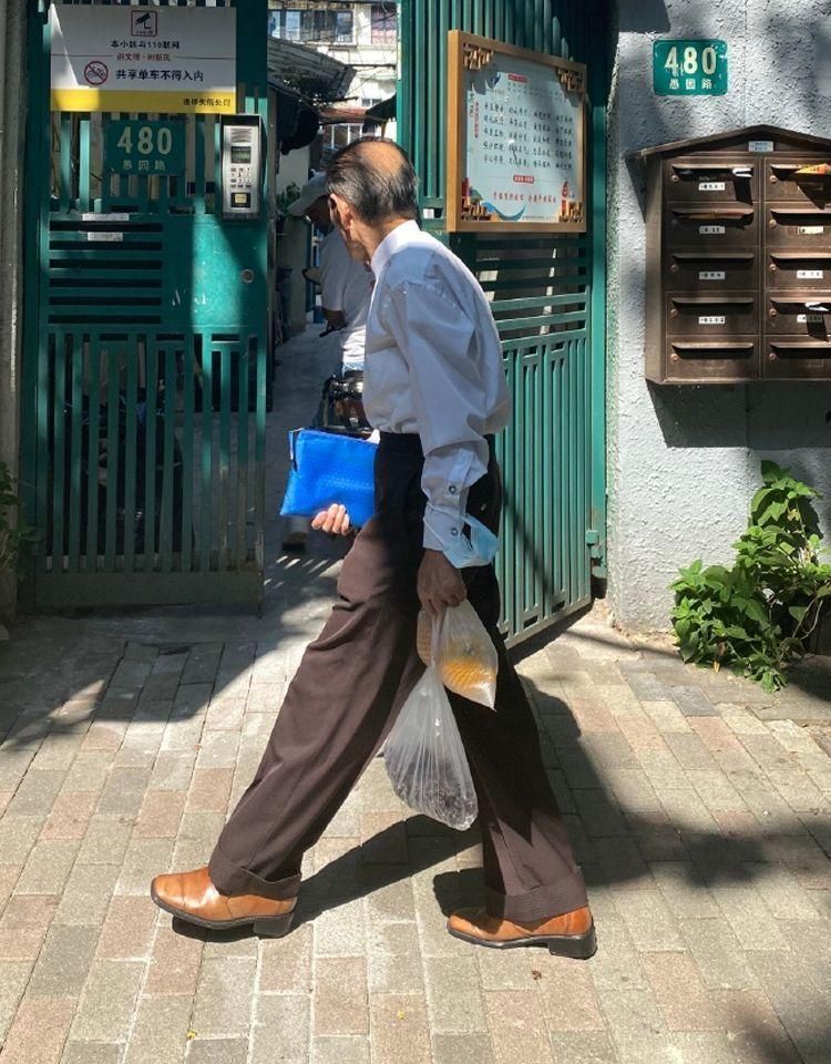 男性不显老的秘诀,适合中老年人的卷发男性