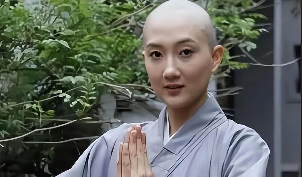 五台山佛教烧香拜佛,五台山修行僧人拜佛