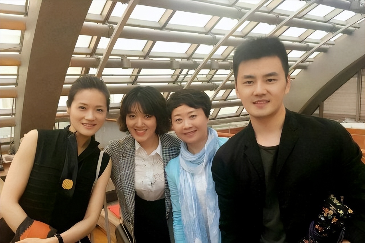 严于信是主持人吗,央视主播严于信结婚了吗