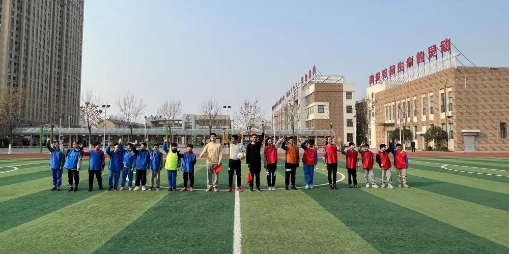 龙泉中心小学足球比赛,龙泉小学校长杯足球比赛