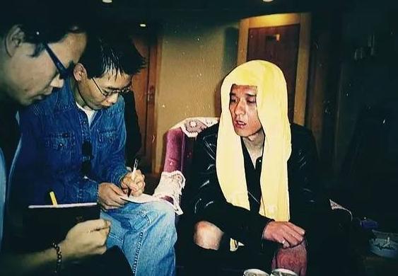 抑郁症跳楼致死的明星,8位因跳楼身亡去世的明星