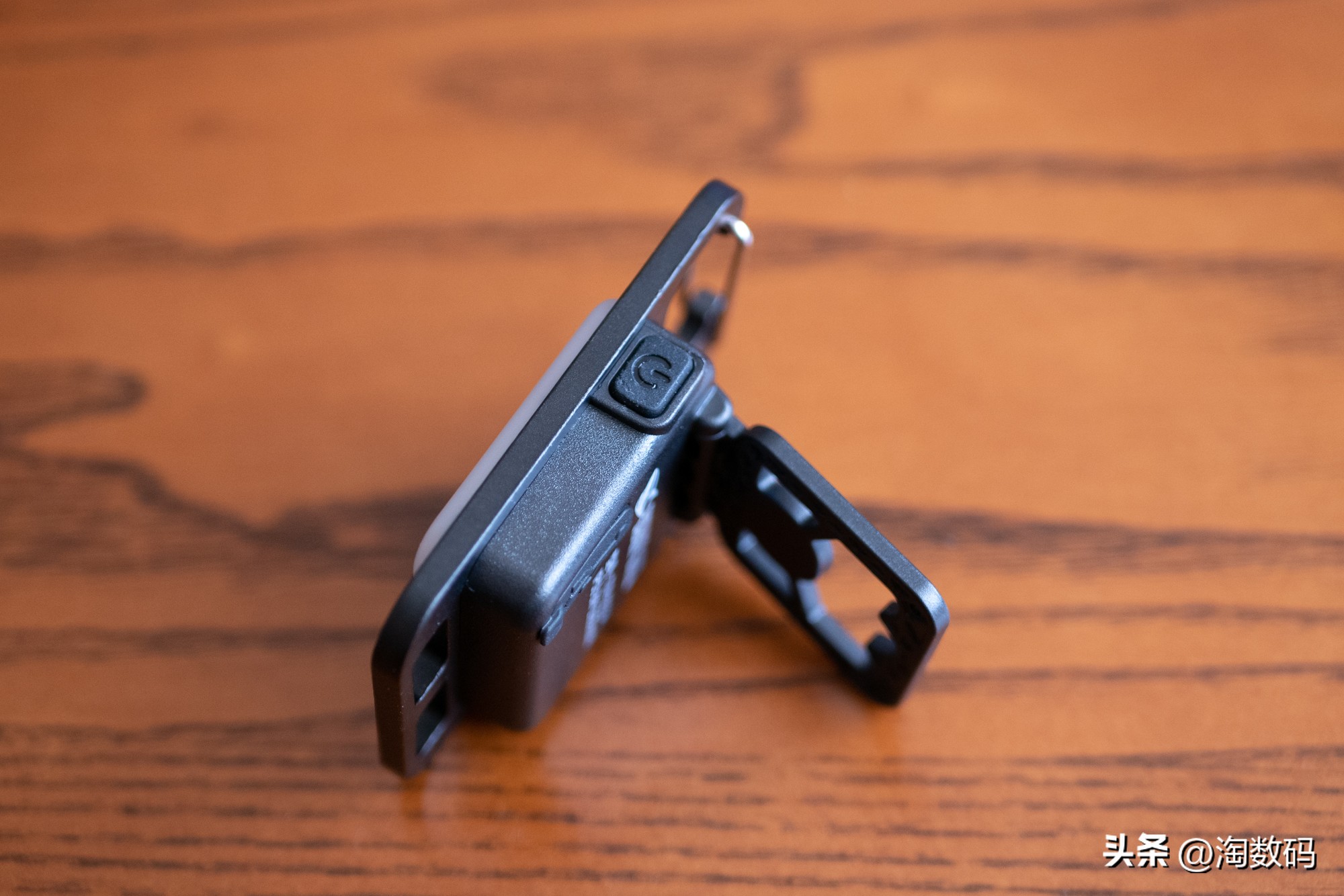 开酒瓶钥匙扣挂件最新款,开啤酒瓶钥匙扣挂件