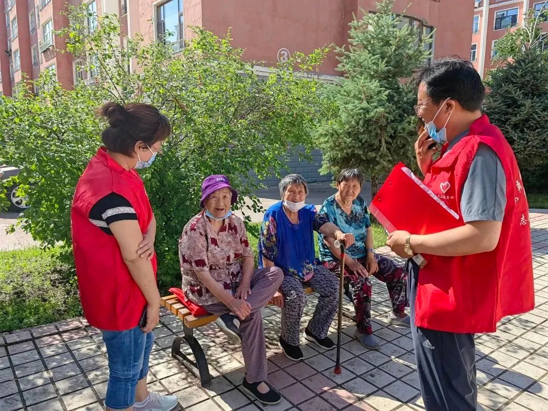 全力推进老年人疫苗接种工作 (各镇全力推进疫苗接种工作)