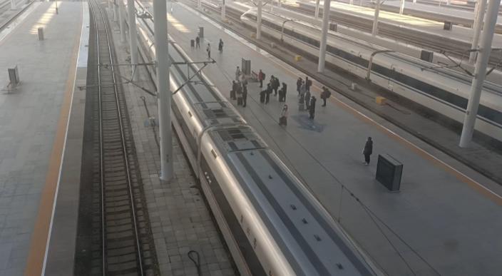 广西北海有通往北京的高铁吗,北京到广西北海有多少公里