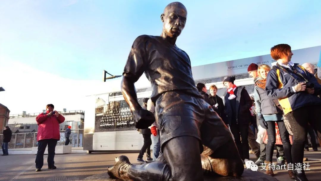 当足球球员成为特种兵,当足球运动员容易吗