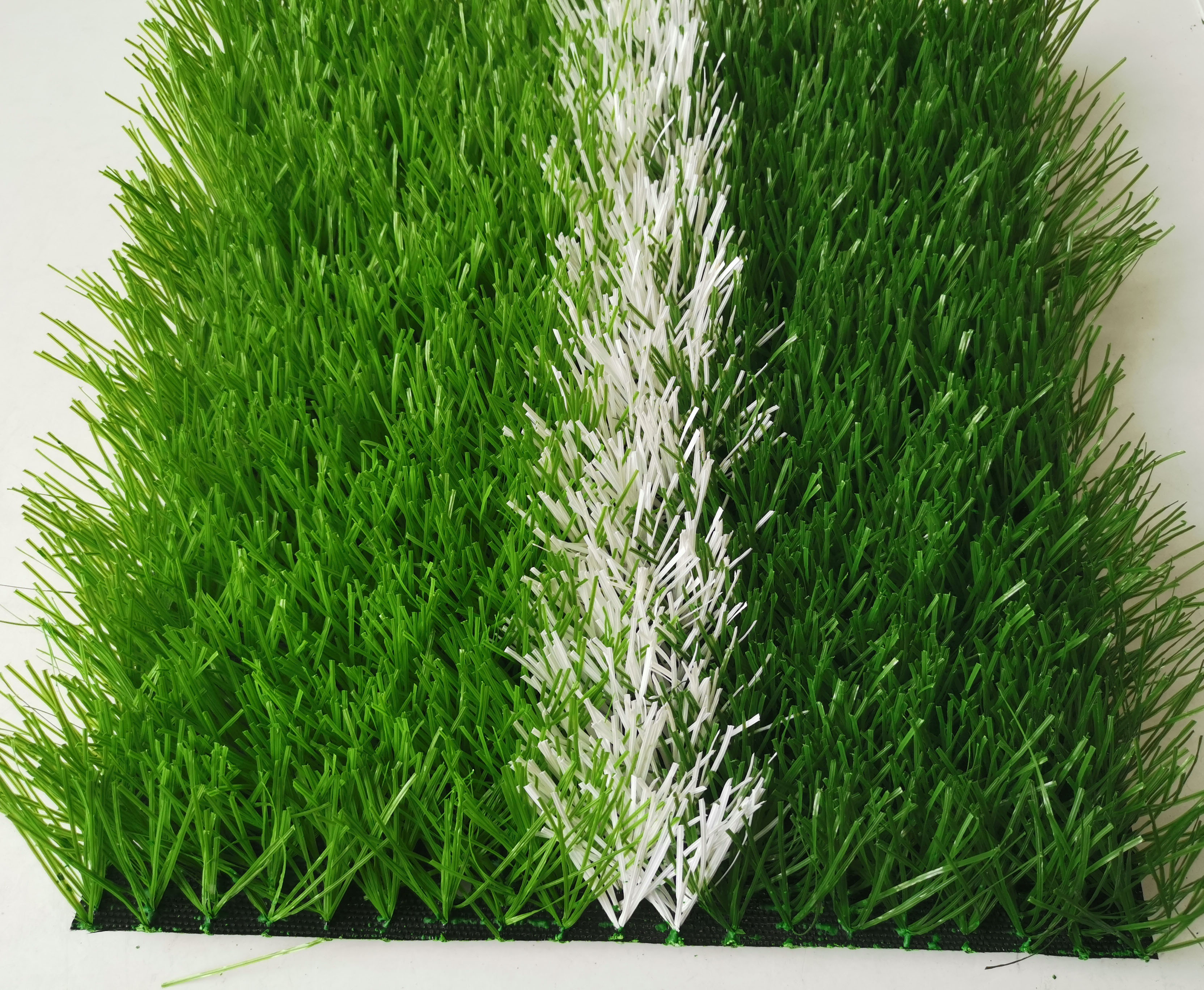 足球场人造草坪多少钱一平米江西,人造草坪足球场铺设每平米多少钱