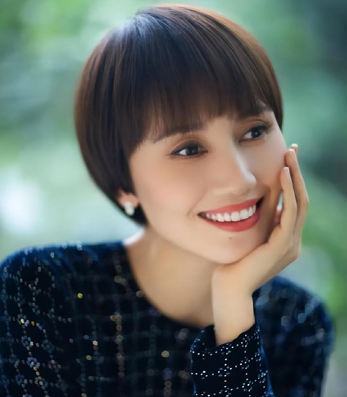 41岁的殷桃和46岁的梅婷,殷桃梅婷最好看的图片