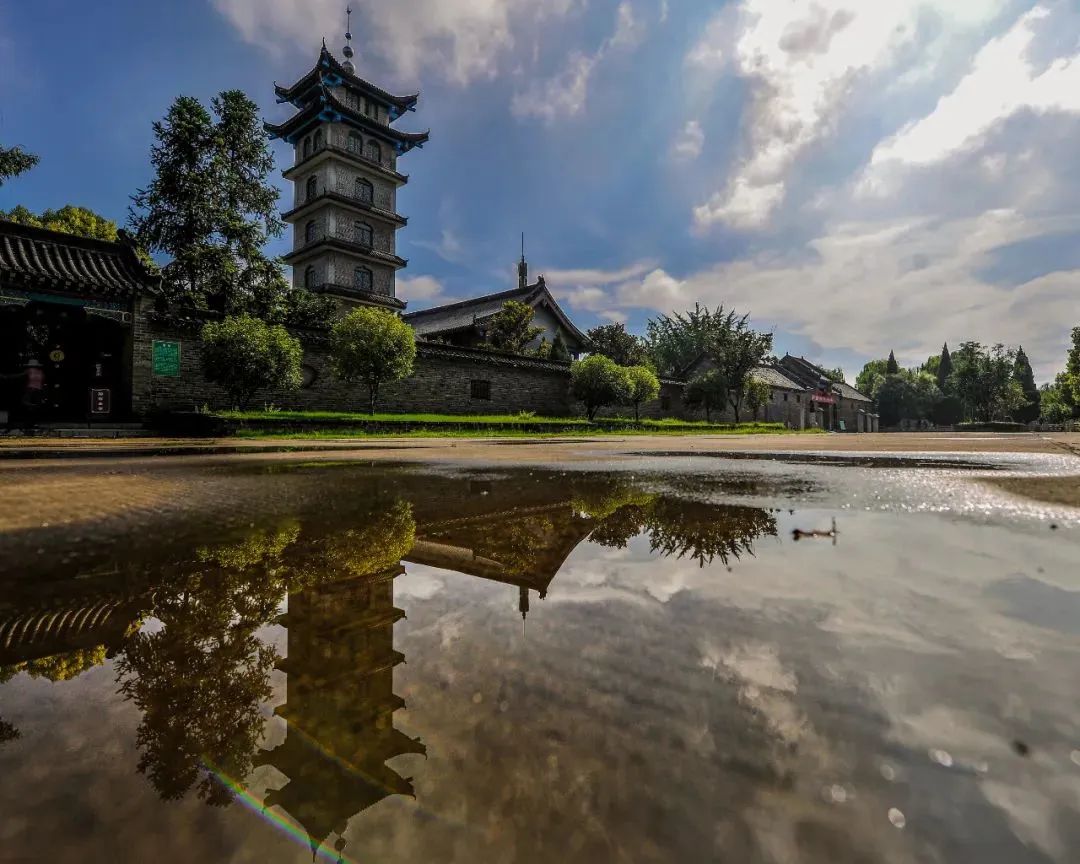 美！青山绿水间，留下一抹齐鲁红！