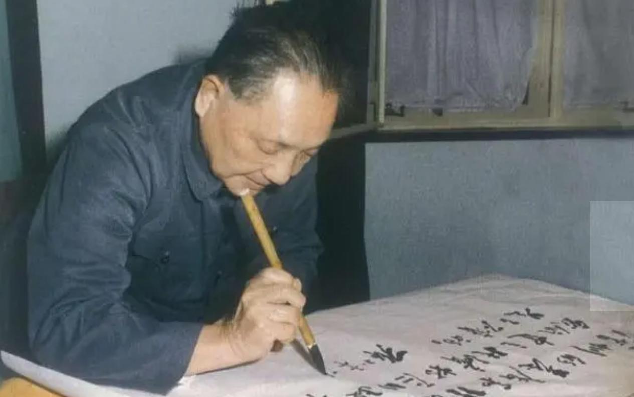 邓公培养了两位接班人，为何最终选了江*民泽**？邓公在晚年道出原因