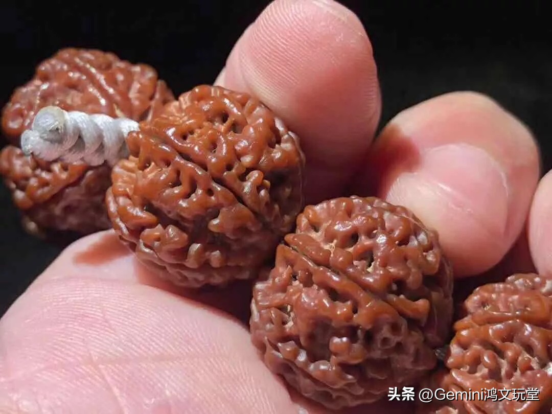 盘黑了的金刚菩提,金刚盘黑了可以用水洗吗