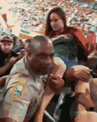 “反绑跪地”反转后，公知有点儿失心疯