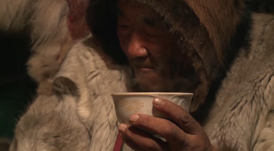 俄罗斯牧民有多少钱,俄罗斯鄂温克人饲养驯鹿