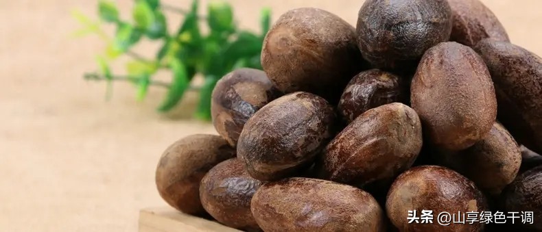 草果和香果的区别在哪里,香果跟草果有什么区别