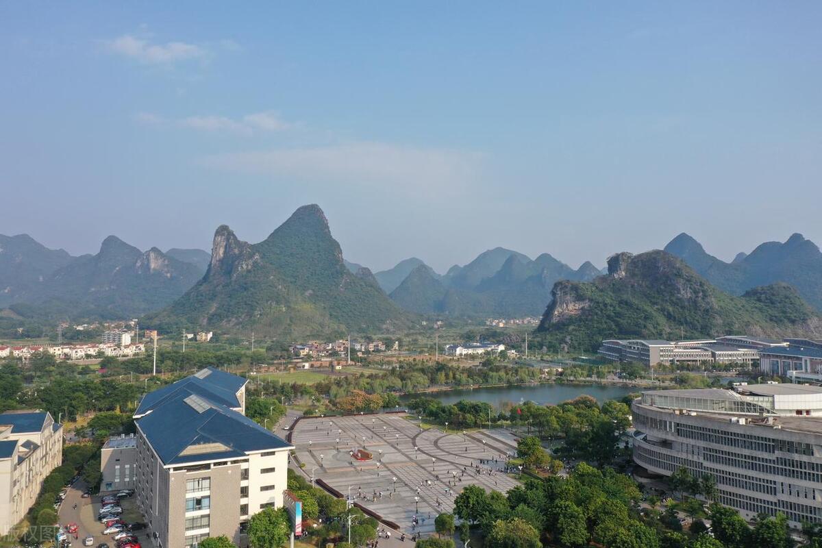 电子工业部办的四所电子科技大学,原电子工业部直属什么大学