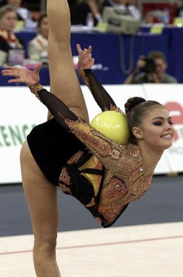 俄罗斯卡巴耶娃简历,普京宝贝卡巴耶娃与普京互动视频