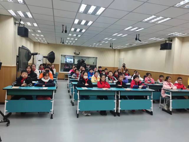 气球实操课,气球律动操幼儿小班