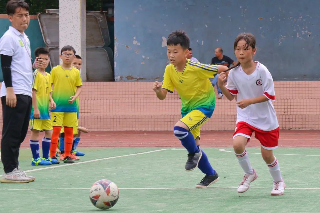 中山市校园足球联赛初中组,中山区第11小学总校直播足球比赛