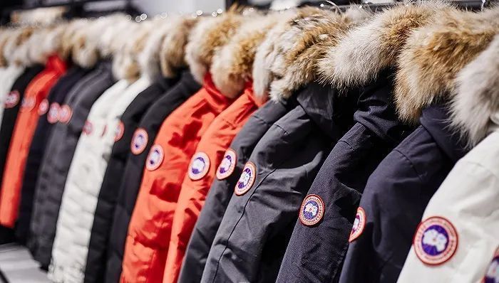 怎样挑选适合小个子的羽绒服,怎样挑选羽绒服的正确方法