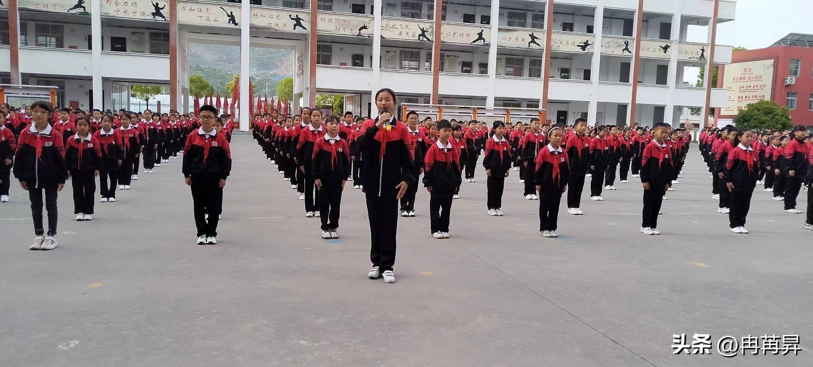 桃园镇中心小学吟诵国学经典,旗山小学国学经典诵读