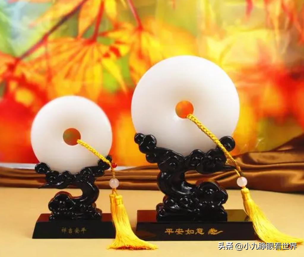 云南旅游一女的买石头,云南旅游必买石头