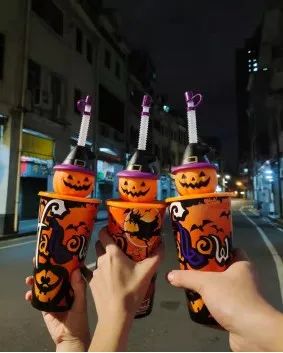 战狼的第12年，「苦」不堪言却也「甜」