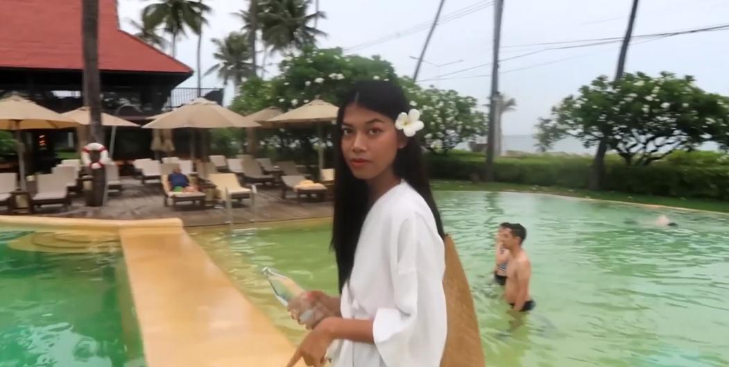 澳洲人退休到泰国旅游,聘请当地姑娘当导游,从此之后爱上泰国