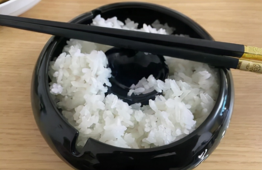 花1.4万吃了顿午饭后，全国人民都知道我了哈哈哈哈