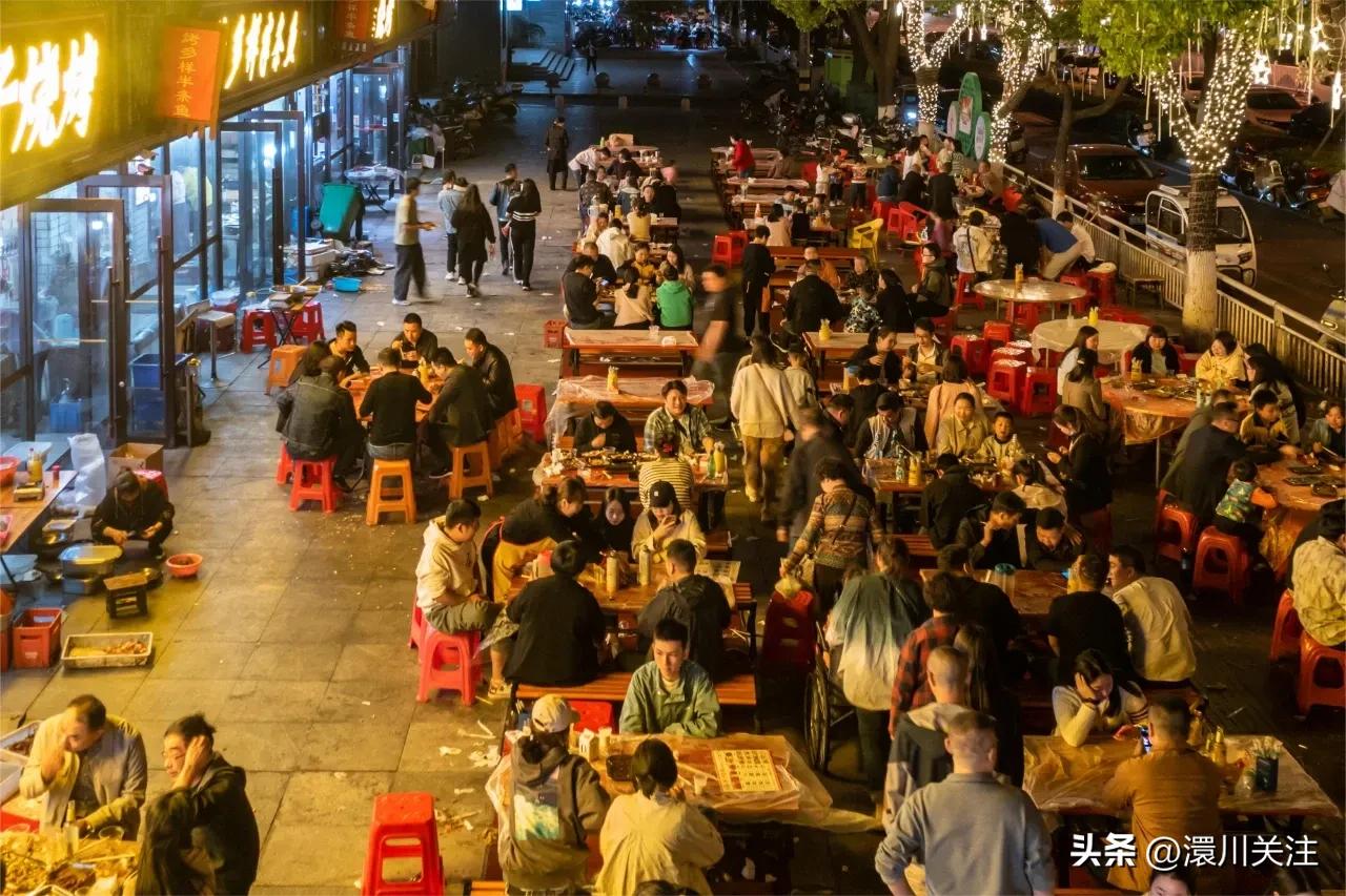 孝感一条烧烤街年营收过亿