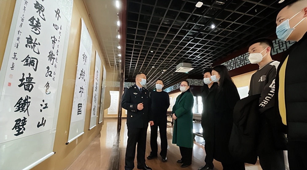 笔墨写春秋丹心铸警魂,水墨丹青铸警魂