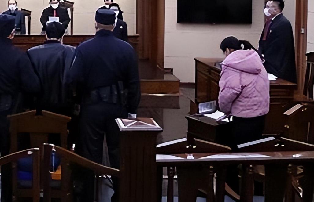 父亲被杀儿子复仇灭掉黑帮,父亲被恶霸砍死男子报仇灭门