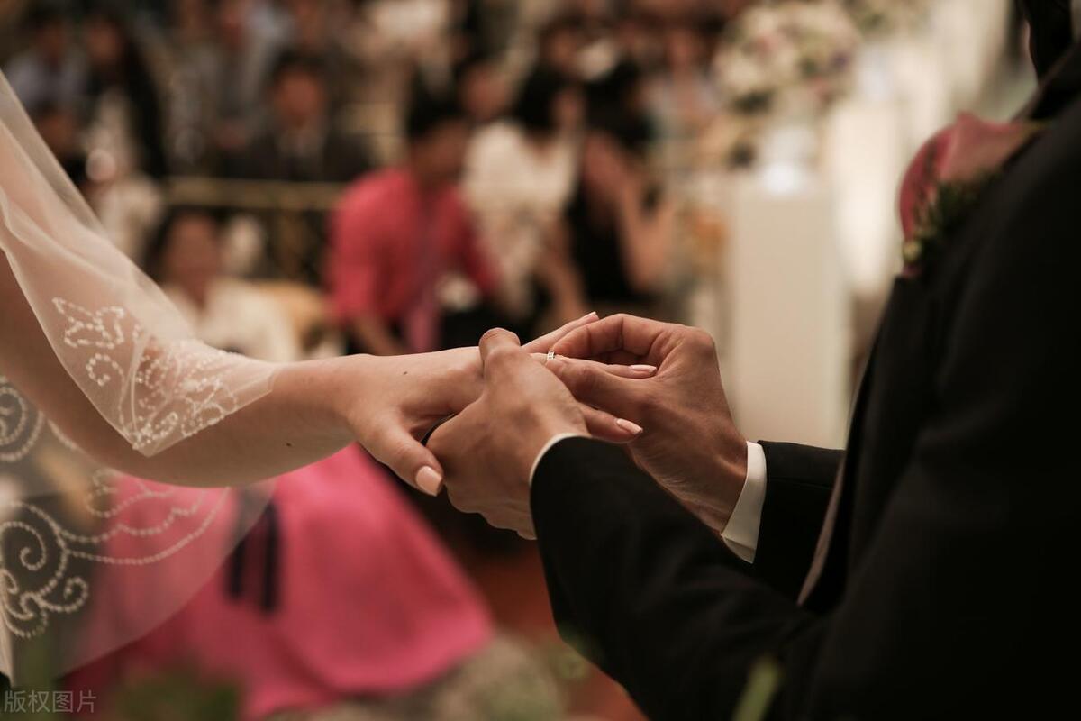 我当然不能和ChatGPT比写诗歌，我不再渴望写诗歌了，激情褪去了