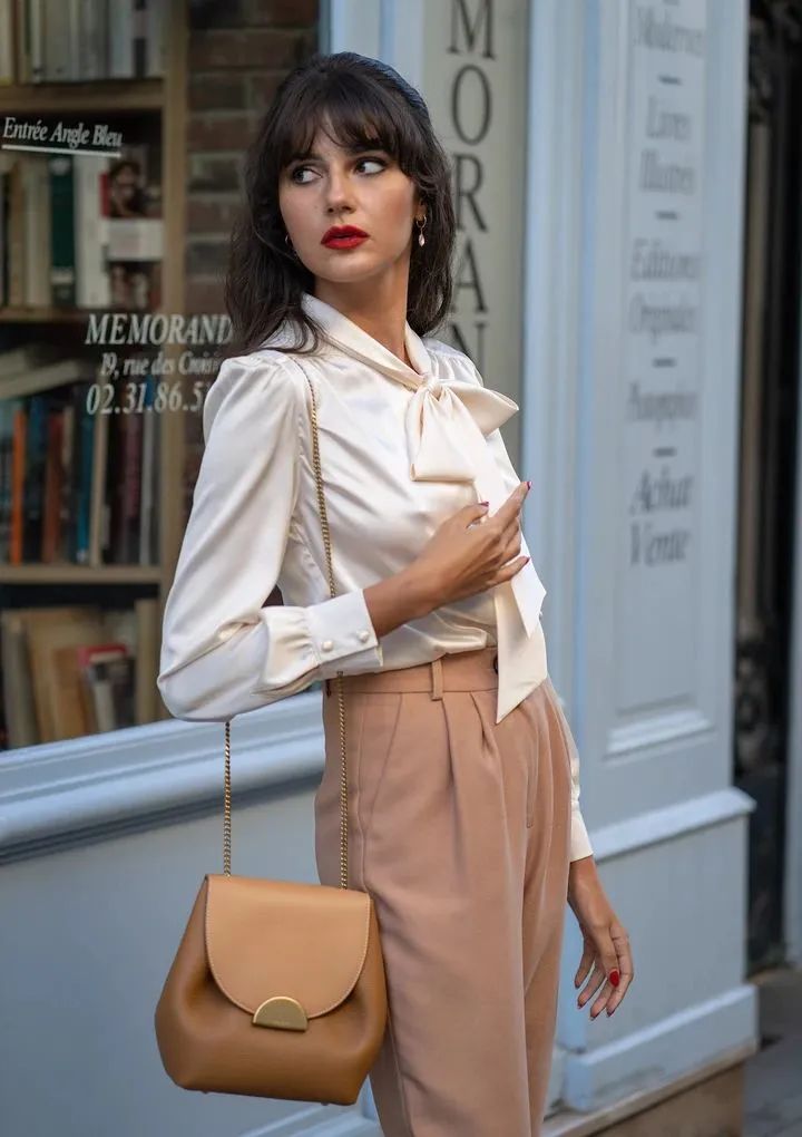 毛衣衬衫叠穿搭配什么裤子,冬天衬衫如何搭配毛衣