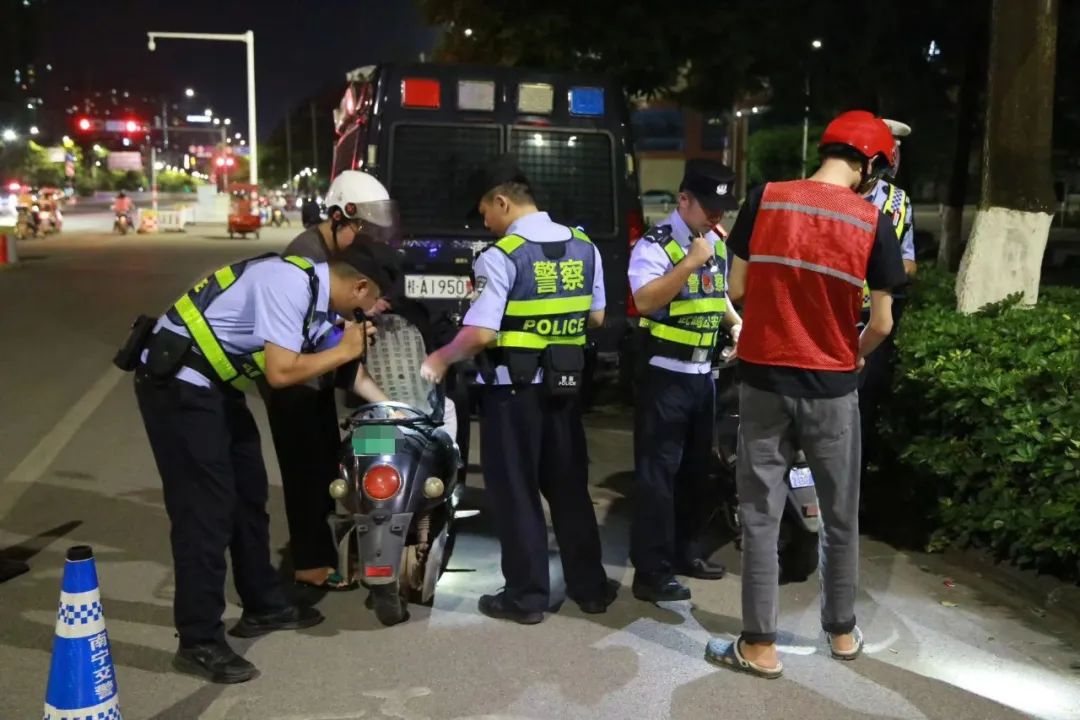 夏季行动守护平安,守一城烟火护万家心安