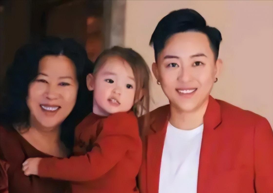 东北女生花50万试管婴儿,女子花50万生混血孩子