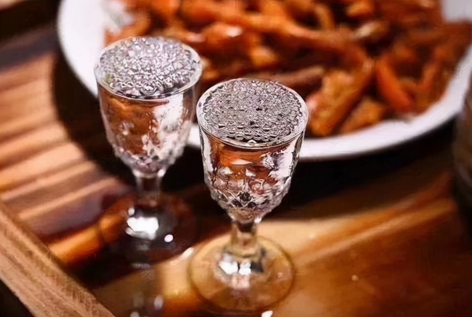 1573国窖杂质,国窖1573酒为啥都瓶不满