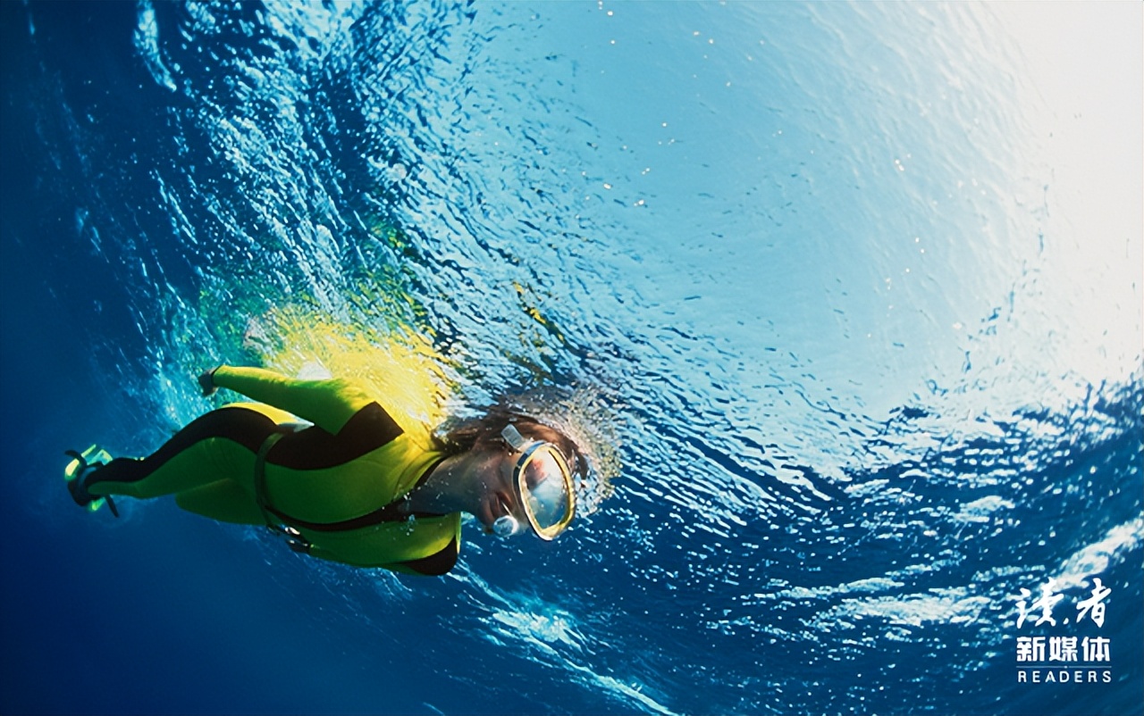 董宇辉经典语录当你痛苦时就看书,董宇辉经典语录努力学习认真生活