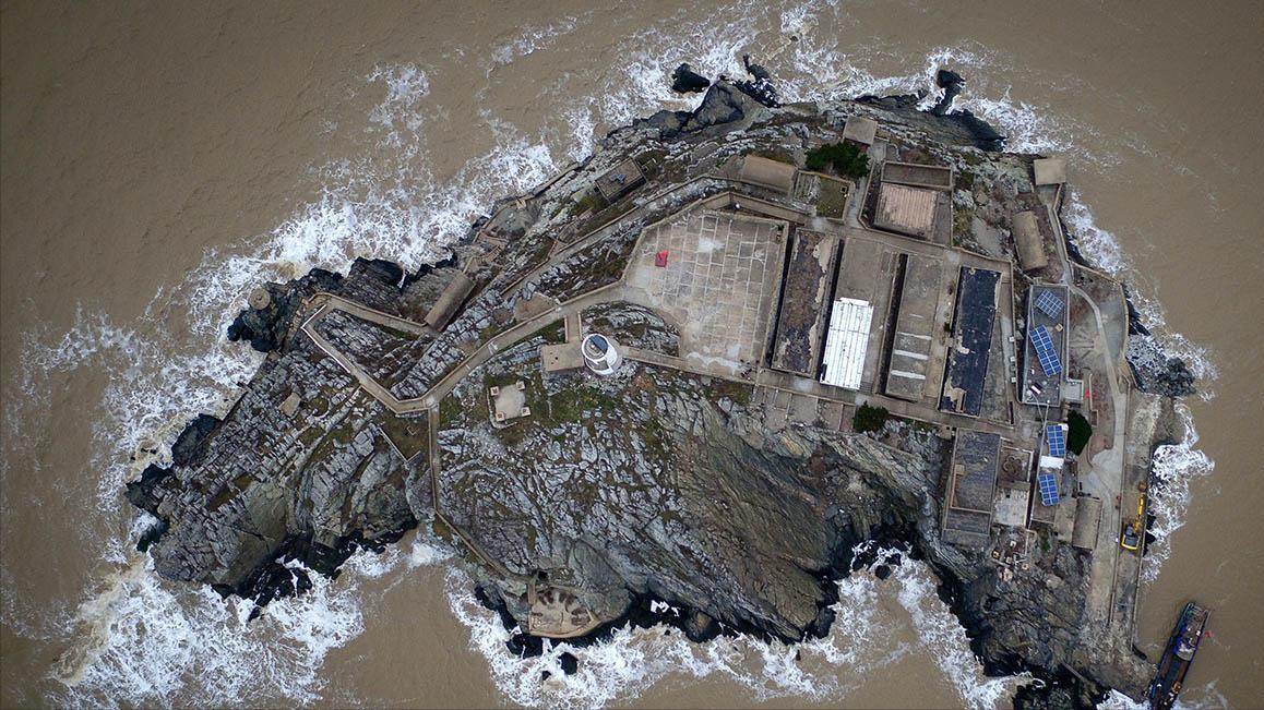 江苏夫妻守岛32年,夫妻坚守孤岛32年