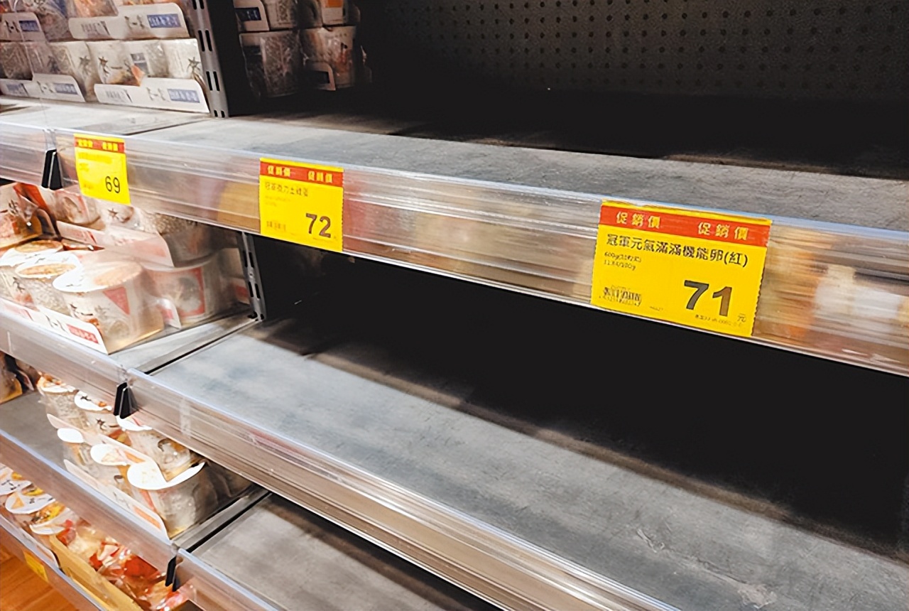 台湾400元买鸡蛋,台湾民众买24个鸡蛋花400元