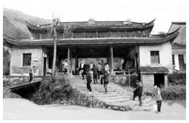 关于宁波市历史的故事简短,曾经的宁波客运中心