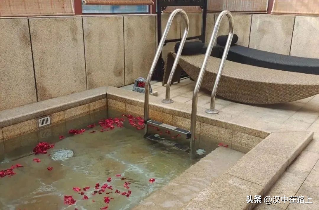 青春不散场一起去旅行,青春不散场去露营