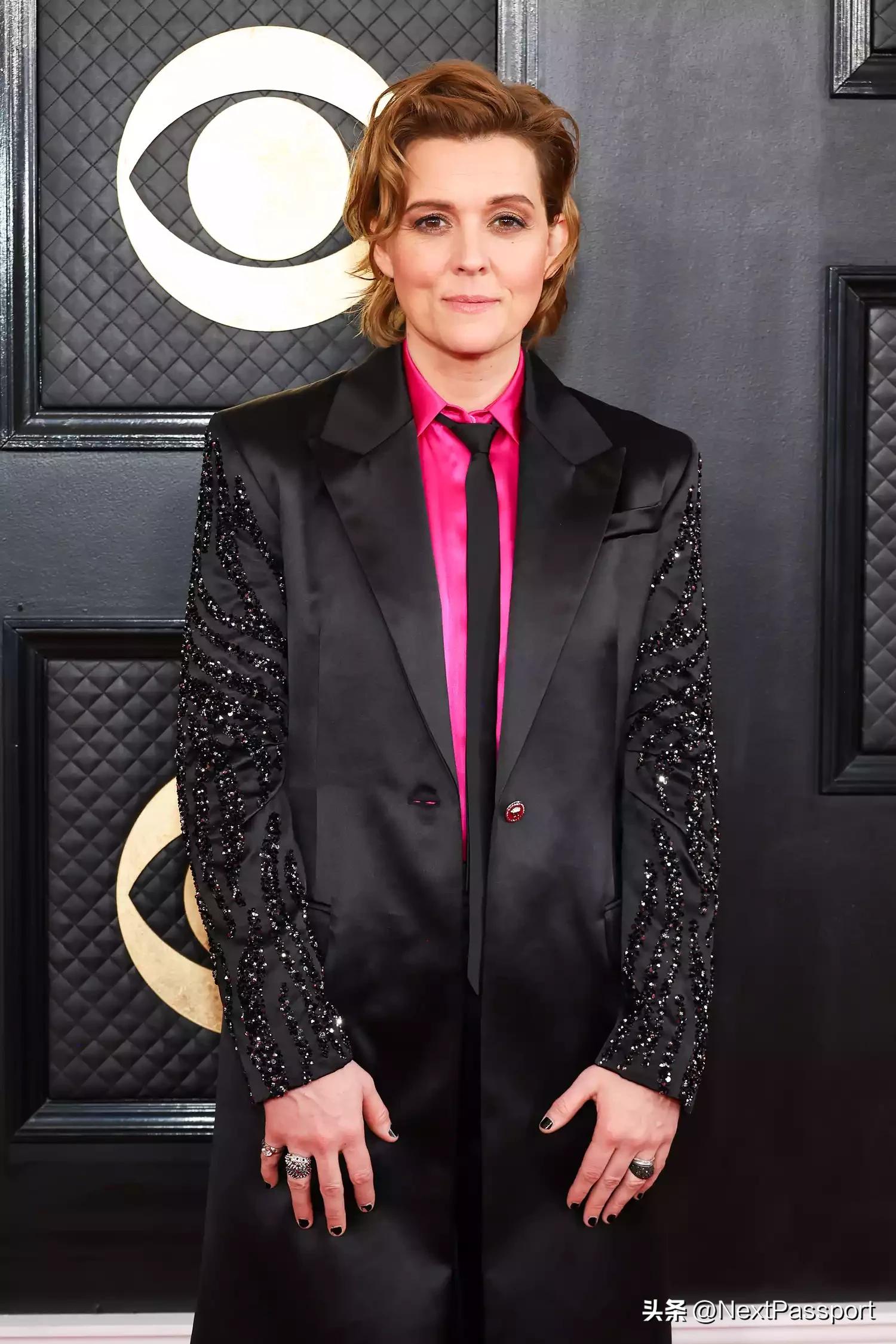 2023年格莱美奖名人造型的所有最佳美容产品