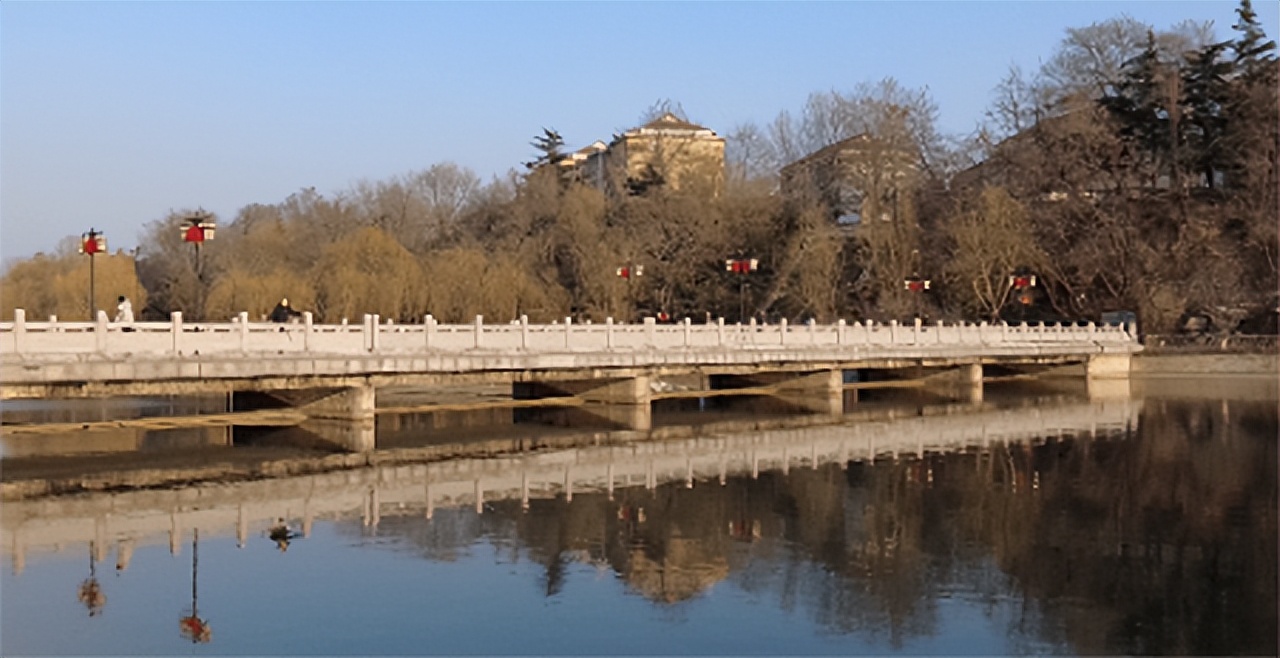 2012年二炮军官请假未归，上级电话询问，女儿：爸爸救人淹死了